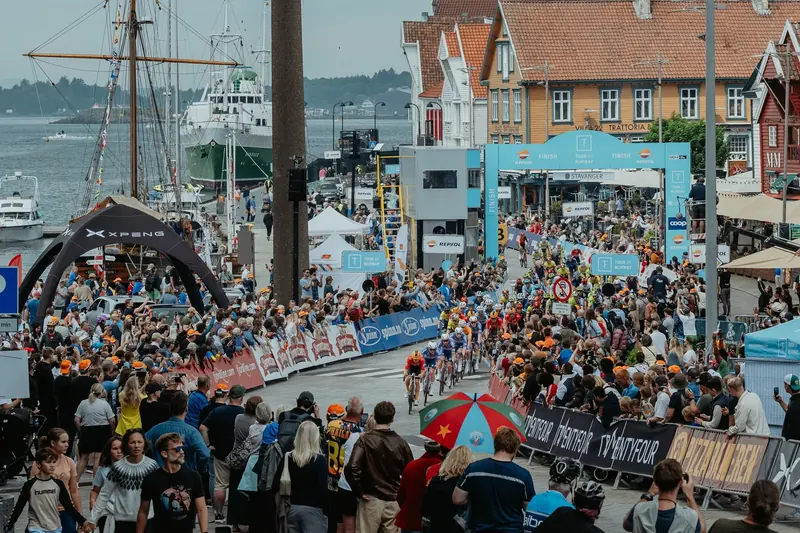 Tour of Norway-feltet sykler gjennom målområdet i Stavanger